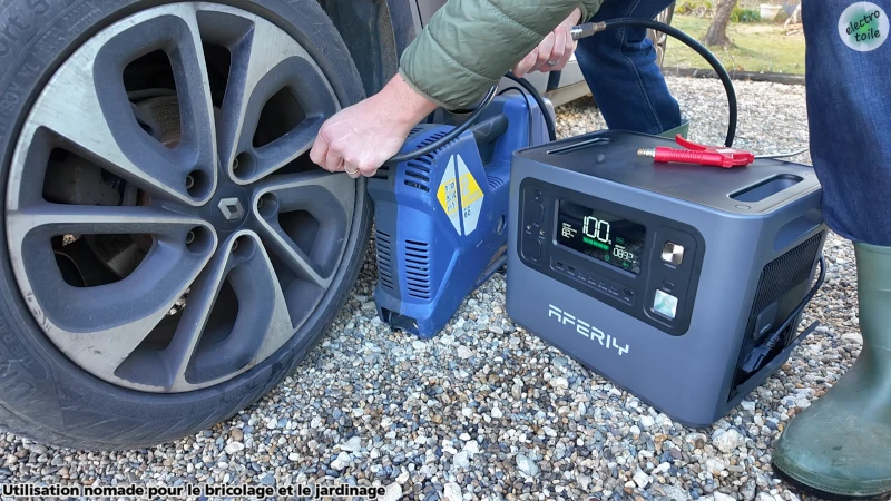 une station d'énergie alimente un compresseur portable en 230V