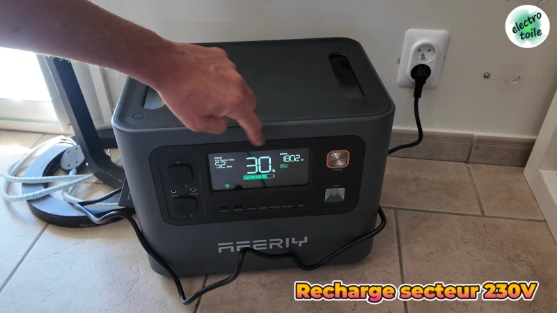 Recharger la station Aferiy P300 sur prise secteur 230V
