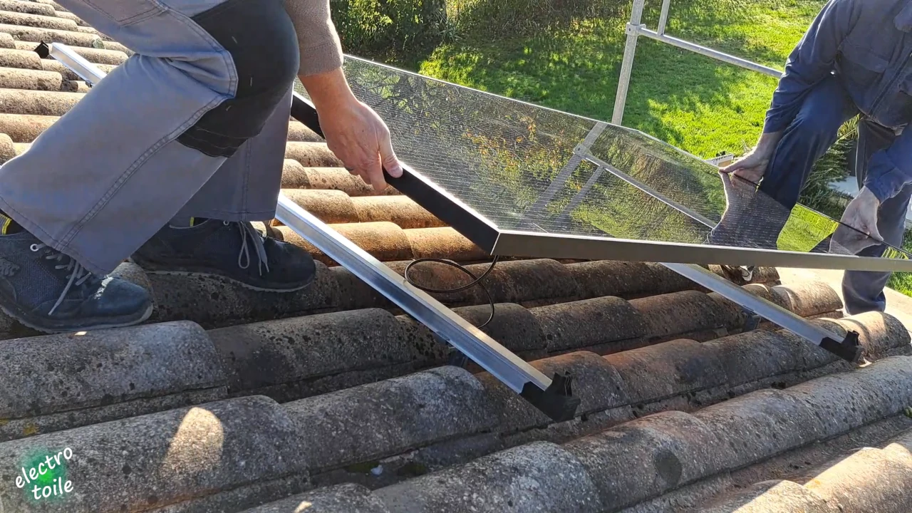 Image de kits solaires installés sur une toiture